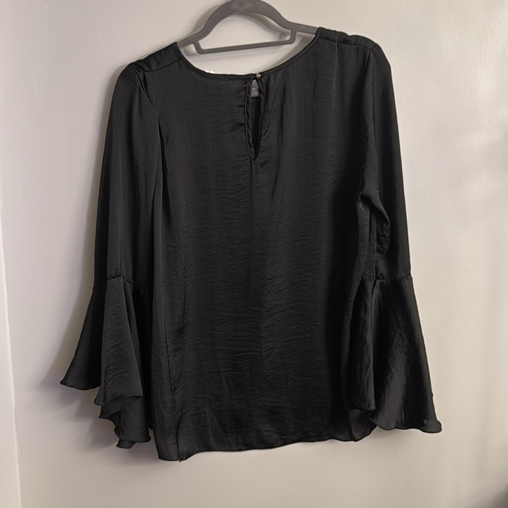Black top - Picture 5 of 7